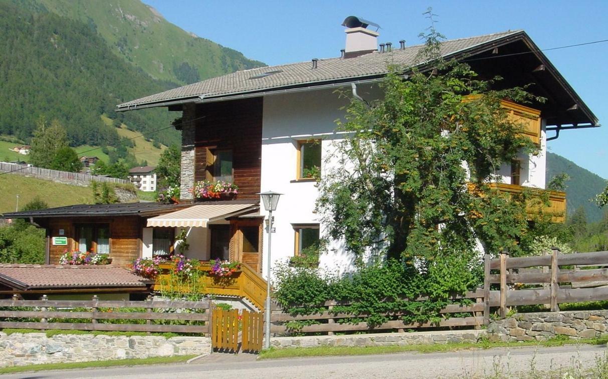 Apartments Auenheim Prägraten エクステリア 写真